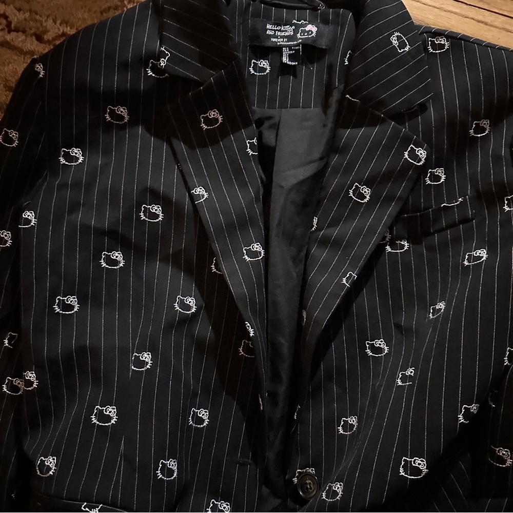 Hello Kitty X Forever 21 / Oversized Blazer -small
